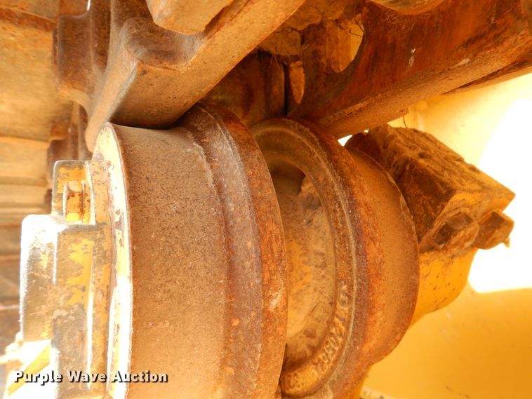 image for item DJ0437 2005 John Deere 650J LT  dozer