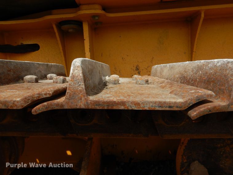 image for item DJ0437 2005 John Deere 650J LT  dozer