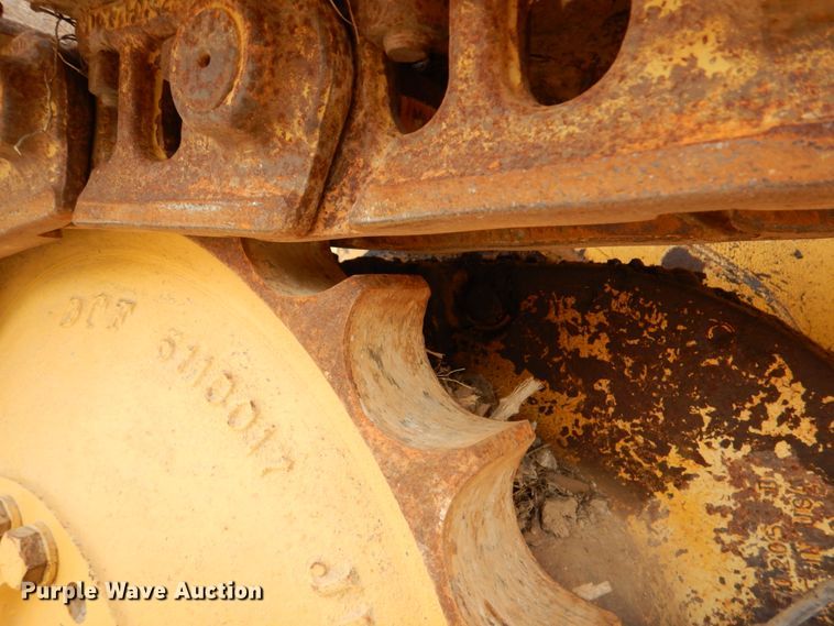 image for item DJ0437 2005 John Deere 650J LT  dozer