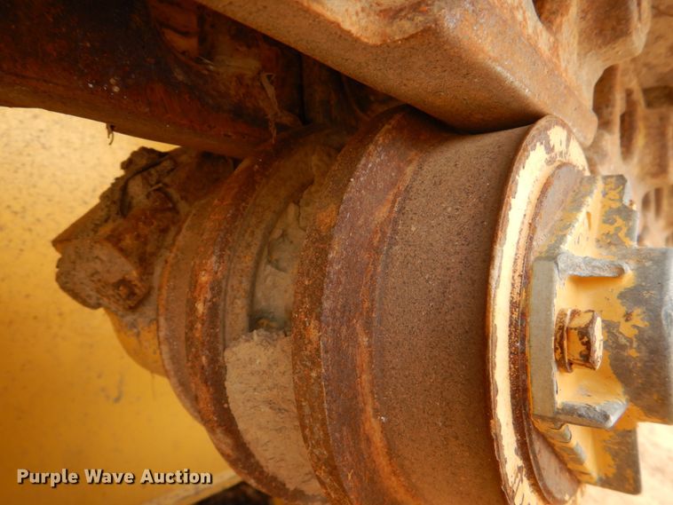 image for item DJ0437 2005 John Deere 650J LT  dozer