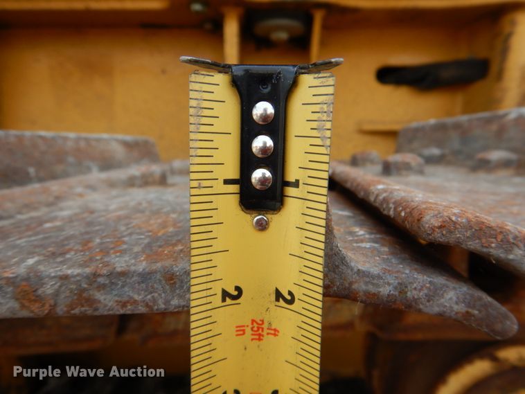 image for item DJ0437 2005 John Deere 650J LT  dozer