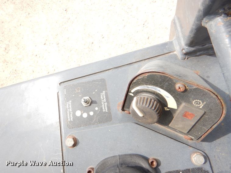 image for item DJ0438 2005 John Deere 550J LT  dozer