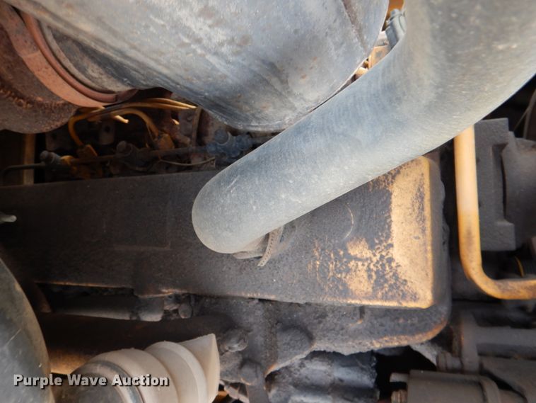 image for item DJ0438 2005 John Deere 550J LT  dozer