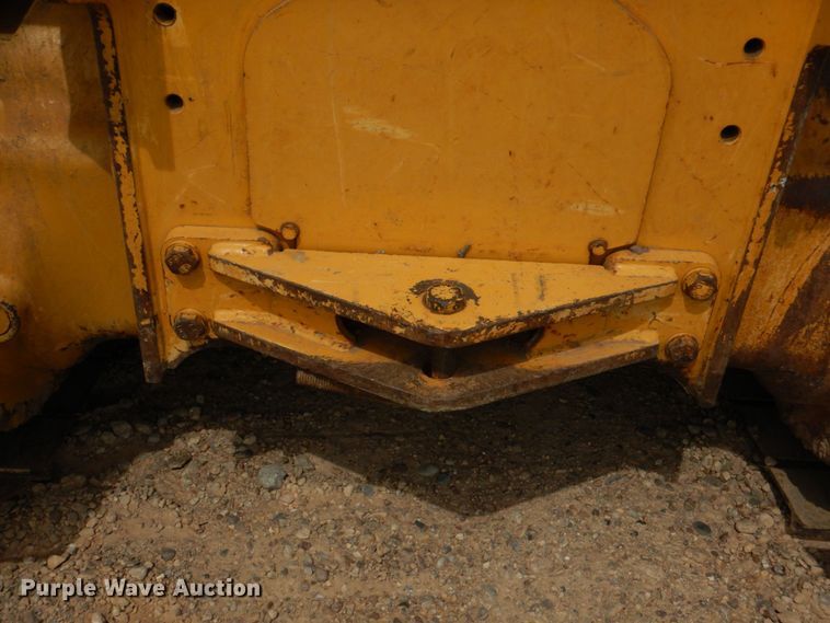 image for item DJ0438 2005 John Deere 550J LT  dozer