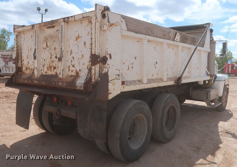 image for item DJ1884 2000 Freightliner FLD120  dump truck