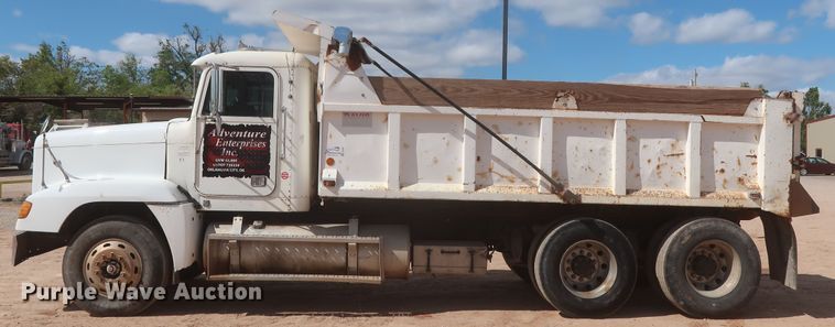 image for item DJ1884 2000 Freightliner FLD120  dump truck