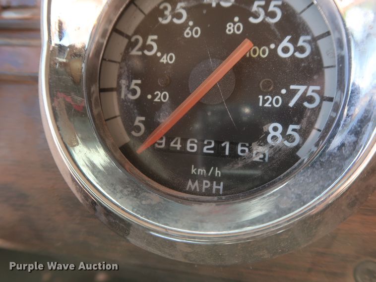 image for item DJ1884 2000 Freightliner FLD120  dump truck