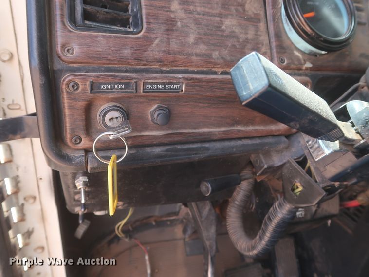 image for item DJ1884 2000 Freightliner FLD120  dump truck