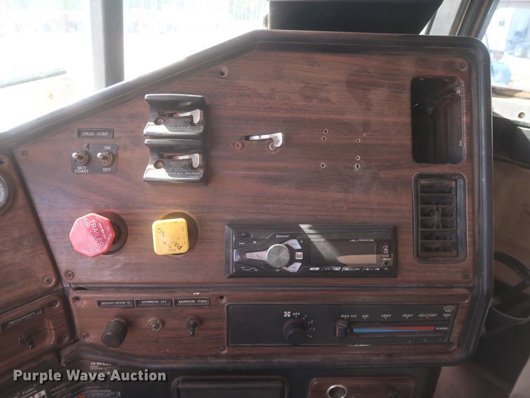 image for item DJ1884 2000 Freightliner FLD120  dump truck