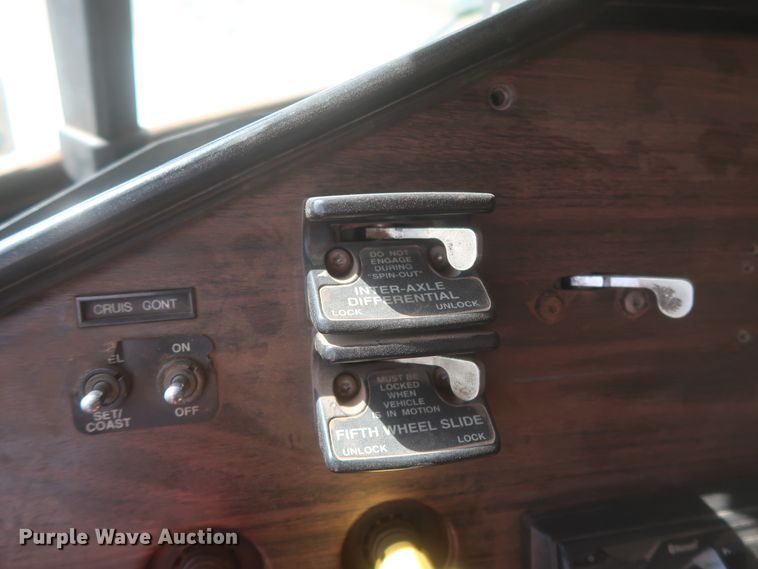 image for item DJ1884 2000 Freightliner FLD120  dump truck