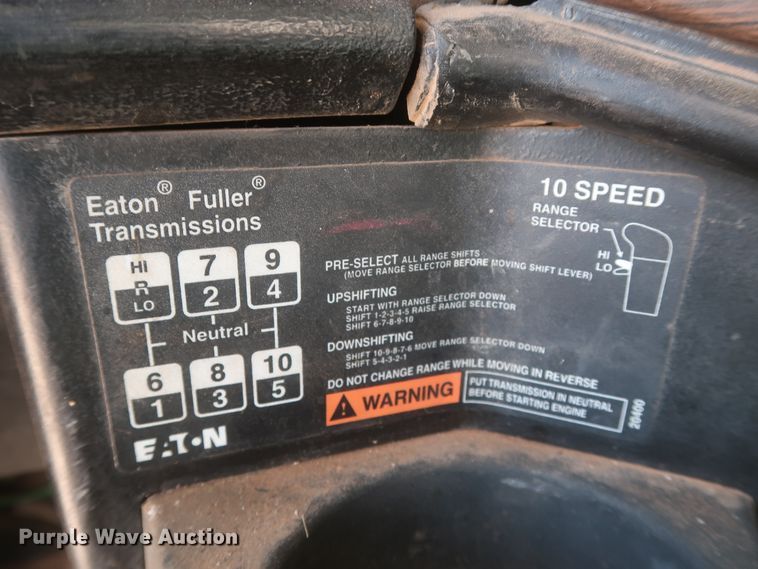 image for item DJ1884 2000 Freightliner FLD120  dump truck