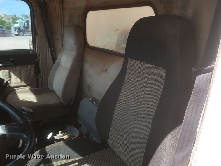 image for item DJ1884 2000 Freightliner FLD120  dump truck