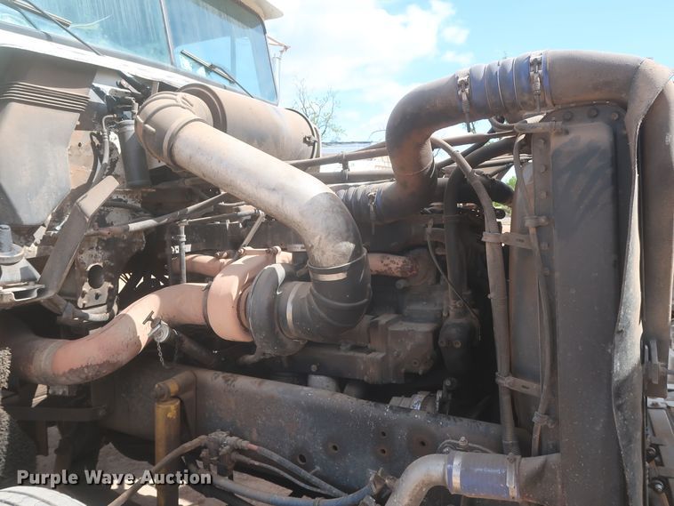 image for item DJ1884 2000 Freightliner FLD120  dump truck