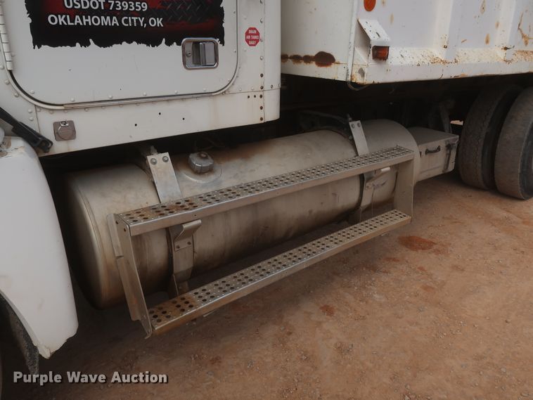 image for item DJ1884 2000 Freightliner FLD120  dump truck