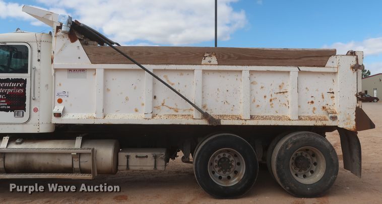 image for item DJ1884 2000 Freightliner FLD120  dump truck