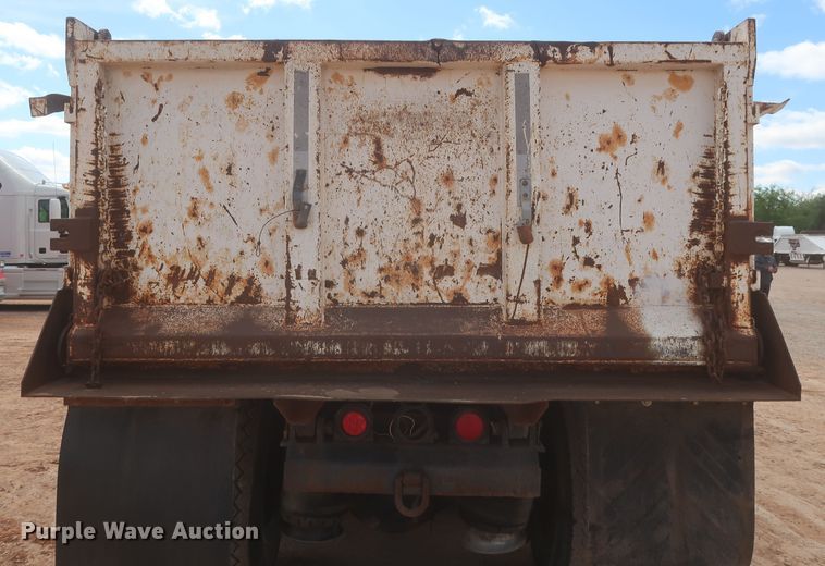 image for item DJ1884 2000 Freightliner FLD120  dump truck