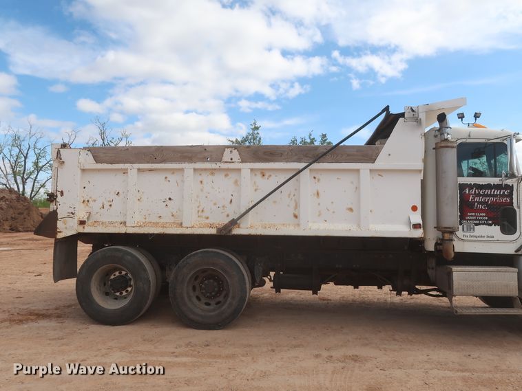 image for item DJ1884 2000 Freightliner FLD120  dump truck