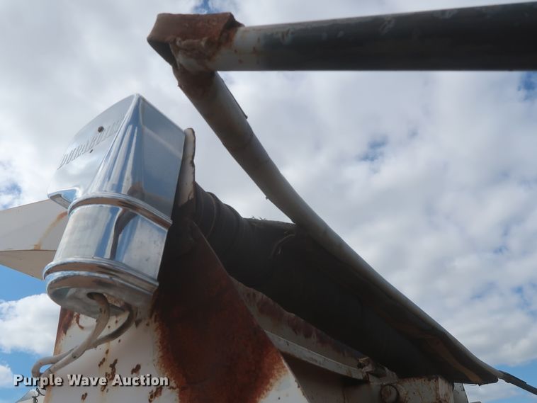 image for item DJ1884 2000 Freightliner FLD120  dump truck