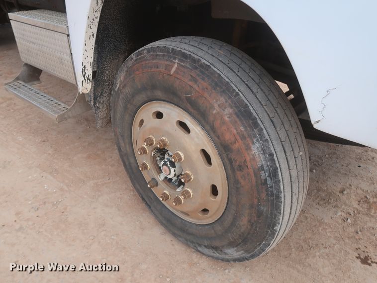 image for item DJ1884 2000 Freightliner FLD120  dump truck