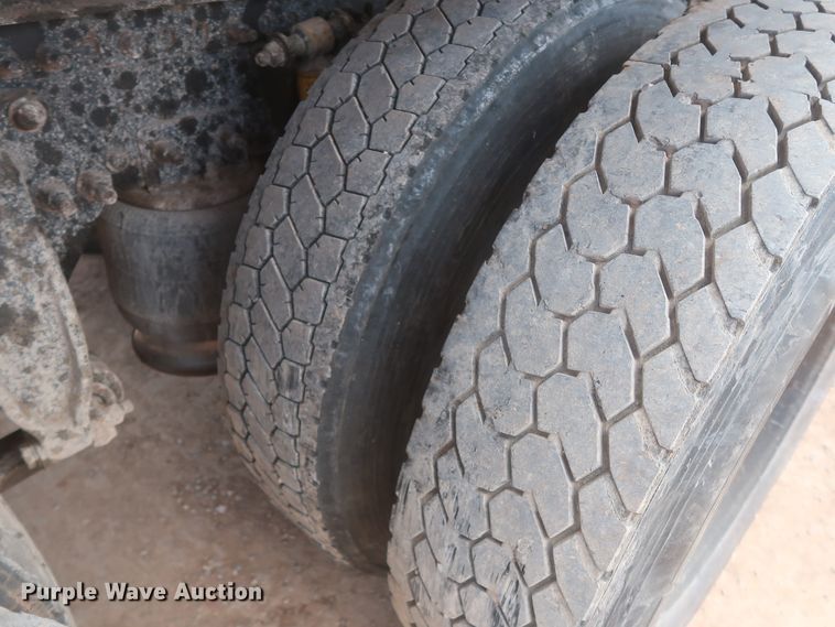 image for item DJ1884 2000 Freightliner FLD120  dump truck