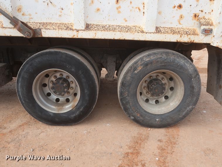 image for item DJ1884 2000 Freightliner FLD120  dump truck