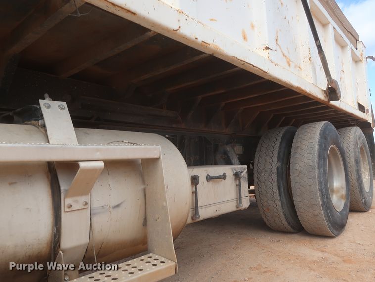 image for item DJ1884 2000 Freightliner FLD120  dump truck