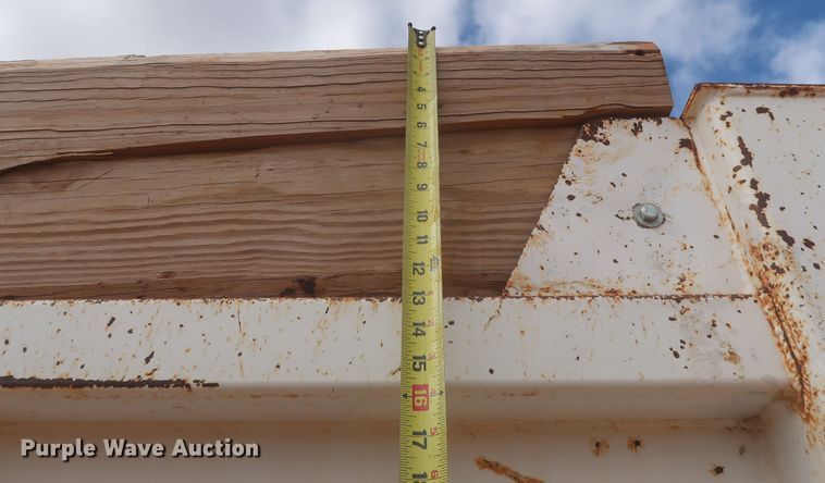 image for item DJ1884 2000 Freightliner FLD120  dump truck