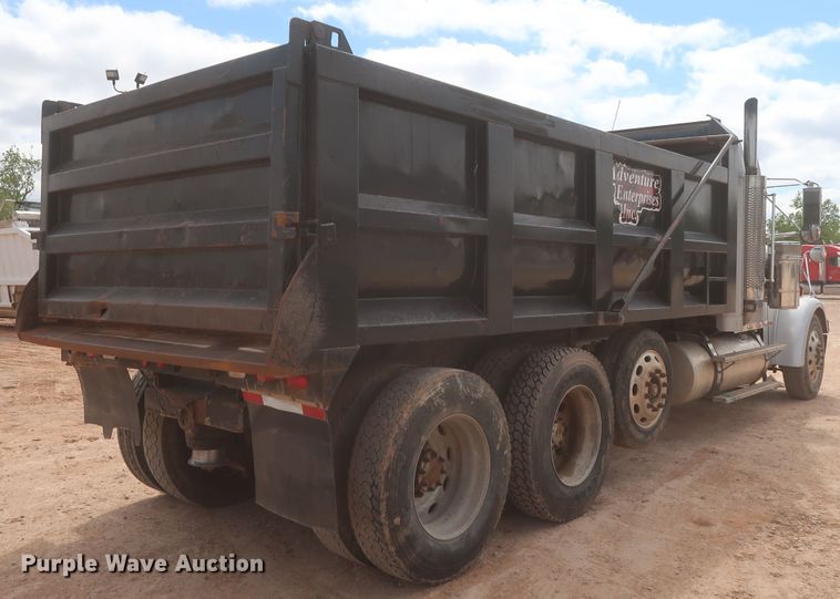 image for item DJ1885 1999 Freightliner FLD120  dump truck