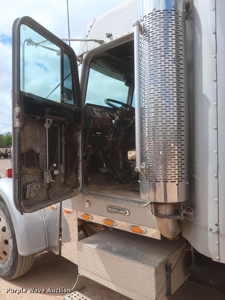 image for item DJ1885 1999 Freightliner FLD120  dump truck