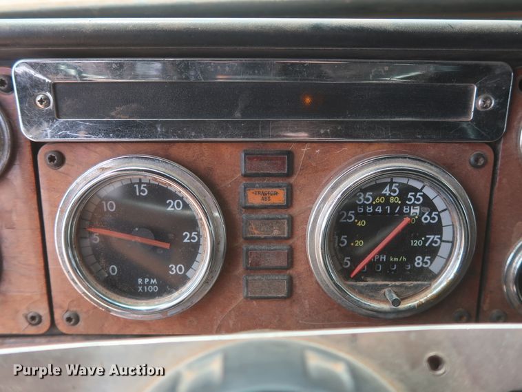 image for item DJ1885 1999 Freightliner FLD120  dump truck