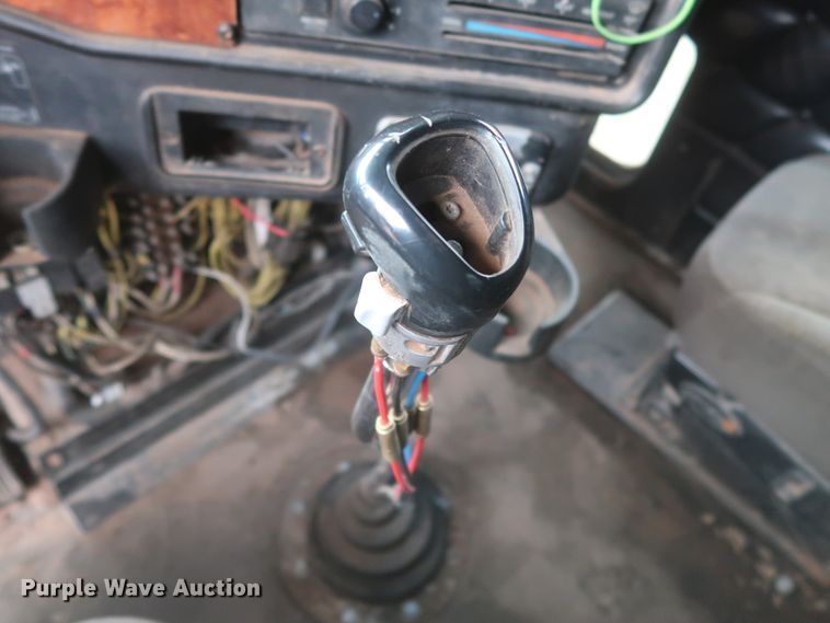 image for item DJ1885 1999 Freightliner FLD120  dump truck