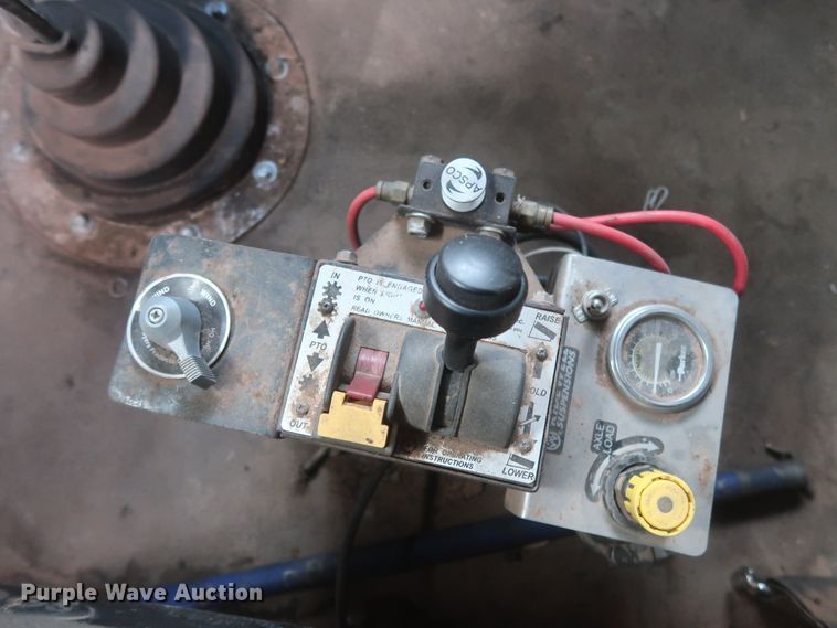 image for item DJ1885 1999 Freightliner FLD120  dump truck