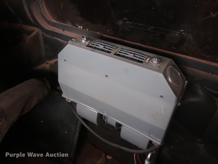 image for item DJ1885 1999 Freightliner FLD120  dump truck