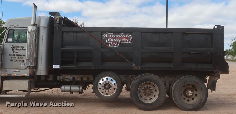 image for item DJ1885 1999 Freightliner FLD120  dump truck