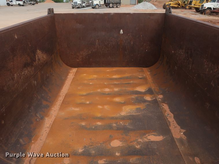 image for item DJ1885 1999 Freightliner FLD120  dump truck