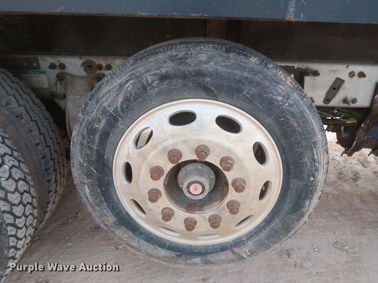 image for item DJ1885 1999 Freightliner FLD120  dump truck