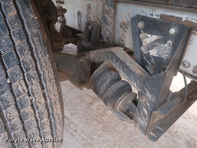 image for item DJ1885 1999 Freightliner FLD120  dump truck