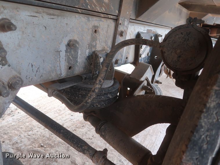 image for item DJ1885 1999 Freightliner FLD120  dump truck