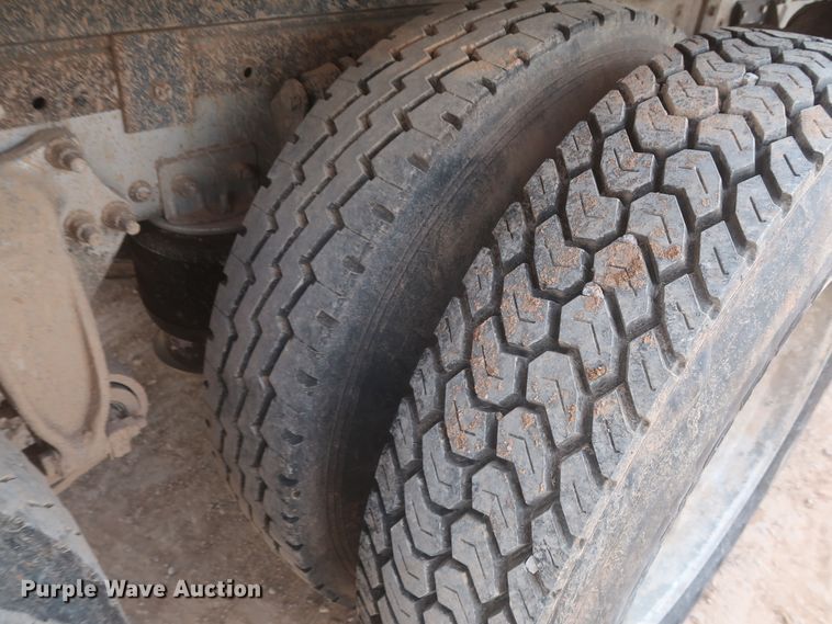 image for item DJ1885 1999 Freightliner FLD120  dump truck