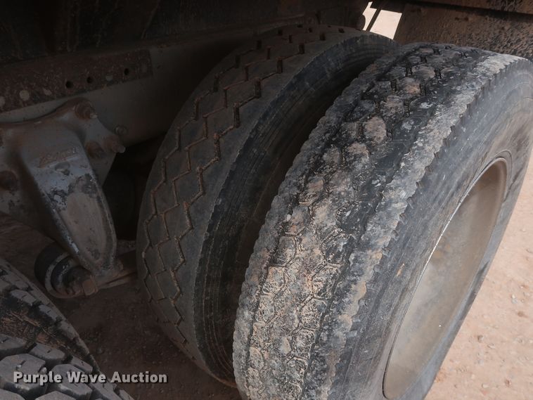 image for item DJ1885 1999 Freightliner FLD120  dump truck