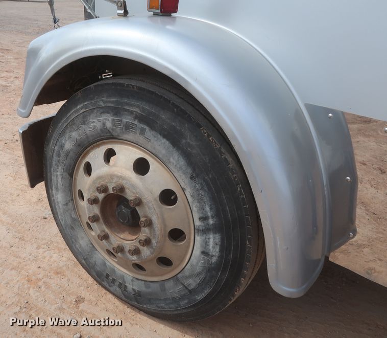 image for item DJ1885 1999 Freightliner FLD120  dump truck