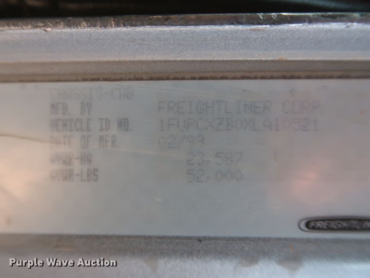 image for item DJ1885 1999 Freightliner FLD120  dump truck