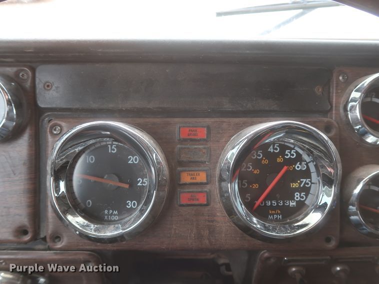 image for item DJ1894 2000 Freightliner FLD120  dump truck