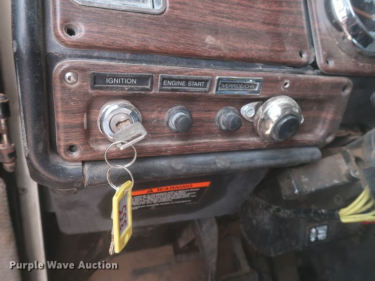 image for item DJ1894 2000 Freightliner FLD120  dump truck