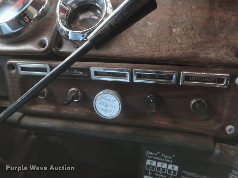 image for item DJ1894 2000 Freightliner FLD120  dump truck