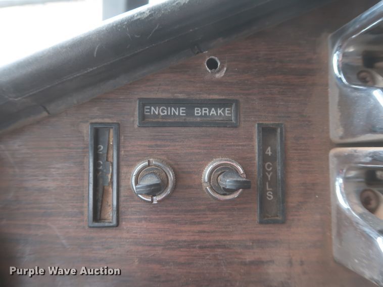 image for item DJ1894 2000 Freightliner FLD120  dump truck