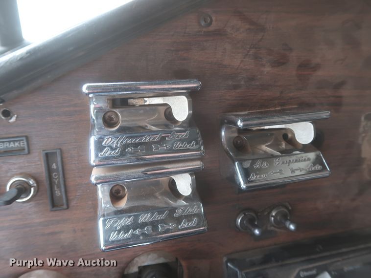 image for item DJ1894 2000 Freightliner FLD120  dump truck