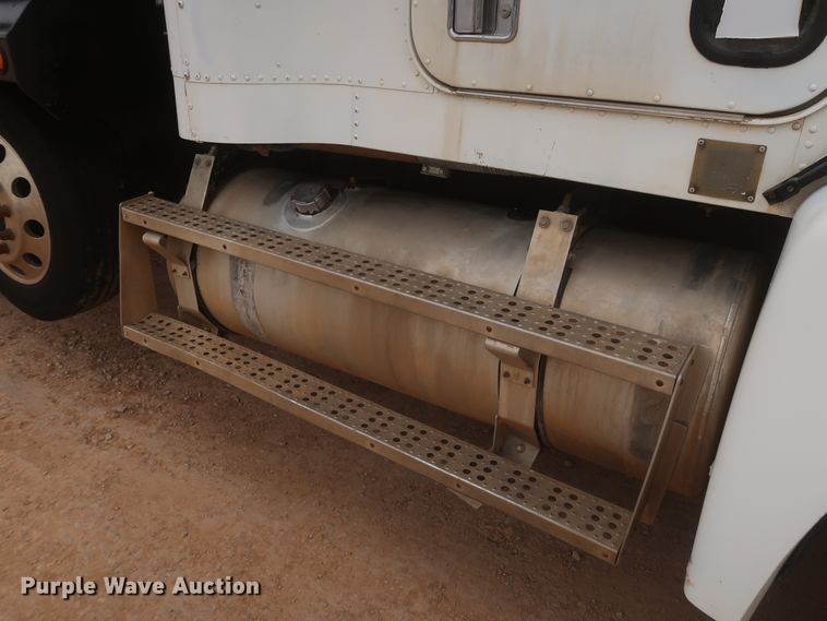 image for item DJ1894 2000 Freightliner FLD120  dump truck