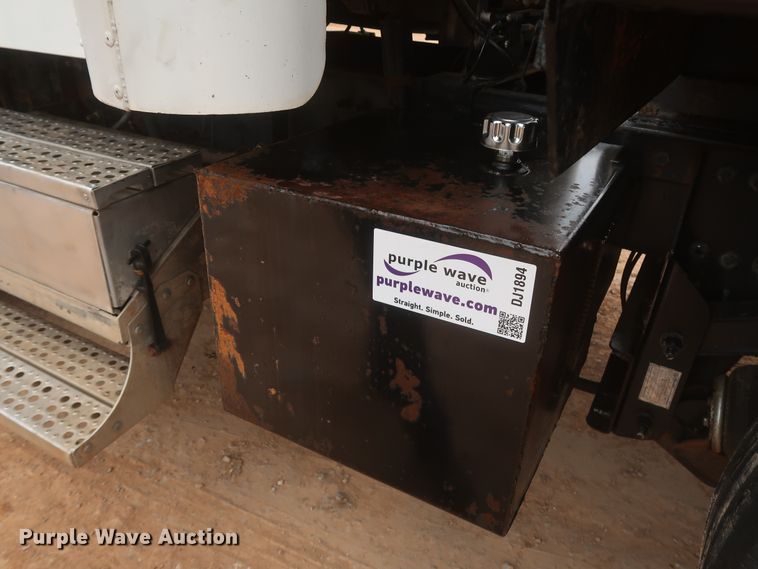 image for item DJ1894 2000 Freightliner FLD120  dump truck