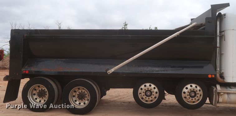 image for item DJ1894 2000 Freightliner FLD120  dump truck